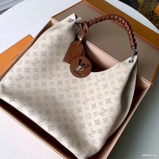 WIS CARMEL VUITTON LOUIS 0304